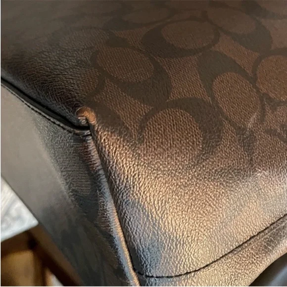 Coach Signature Canvas Tote - Picture 14 of 16